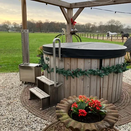 Hoeve Happiness - Ontbijt Inbegrepen - Wellness Aanwezig 4* Voorthuizen