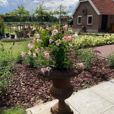 Hoeve Happiness - Ontbijt Inbegrepen - Wellness Aanwezig 4*