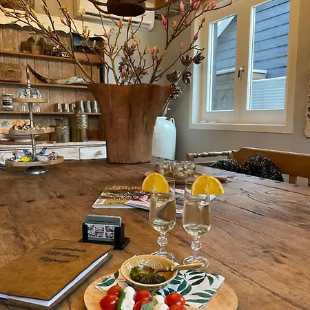 Bed and breakfast Hoeve Happiness - Ontbijt Inbegrepen - Wellness Aanwezig