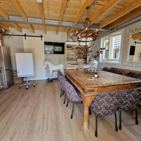 Bed and breakfast Hoeve Happiness - Ontbijt Inbegrepen - Wellness Aanwezig