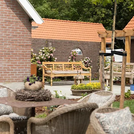 Hoeve Happiness - Ontbijt Inbegrepen - Wellness Aanwezig Bed and breakfast