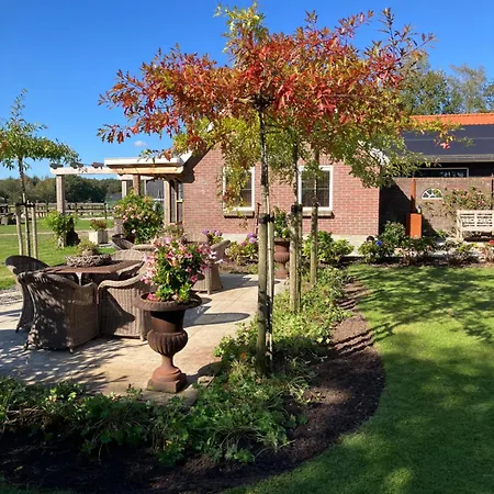 Hoeve Happiness - Ontbijt Inbegrepen - Wellness Aanwezig Bed and breakfast