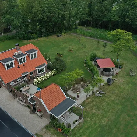 Alojamento de Acomodação e Pequeno-almoço Hoeve Happiness - Ontbijt Inbegrepen - Wellness Aanwezig 4*