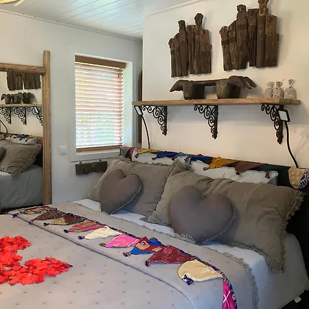 Hoeve Happiness - Ontbijt Inbegrepen - Wellness Aanwezig Bed and breakfast Voorthuizen
