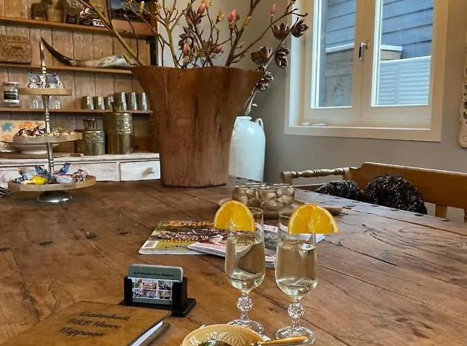 Alojamento de Acomodação e Pequeno-almoço Hoeve Happiness - Ontbijt Inbegrepen - Wellness Aanwezig